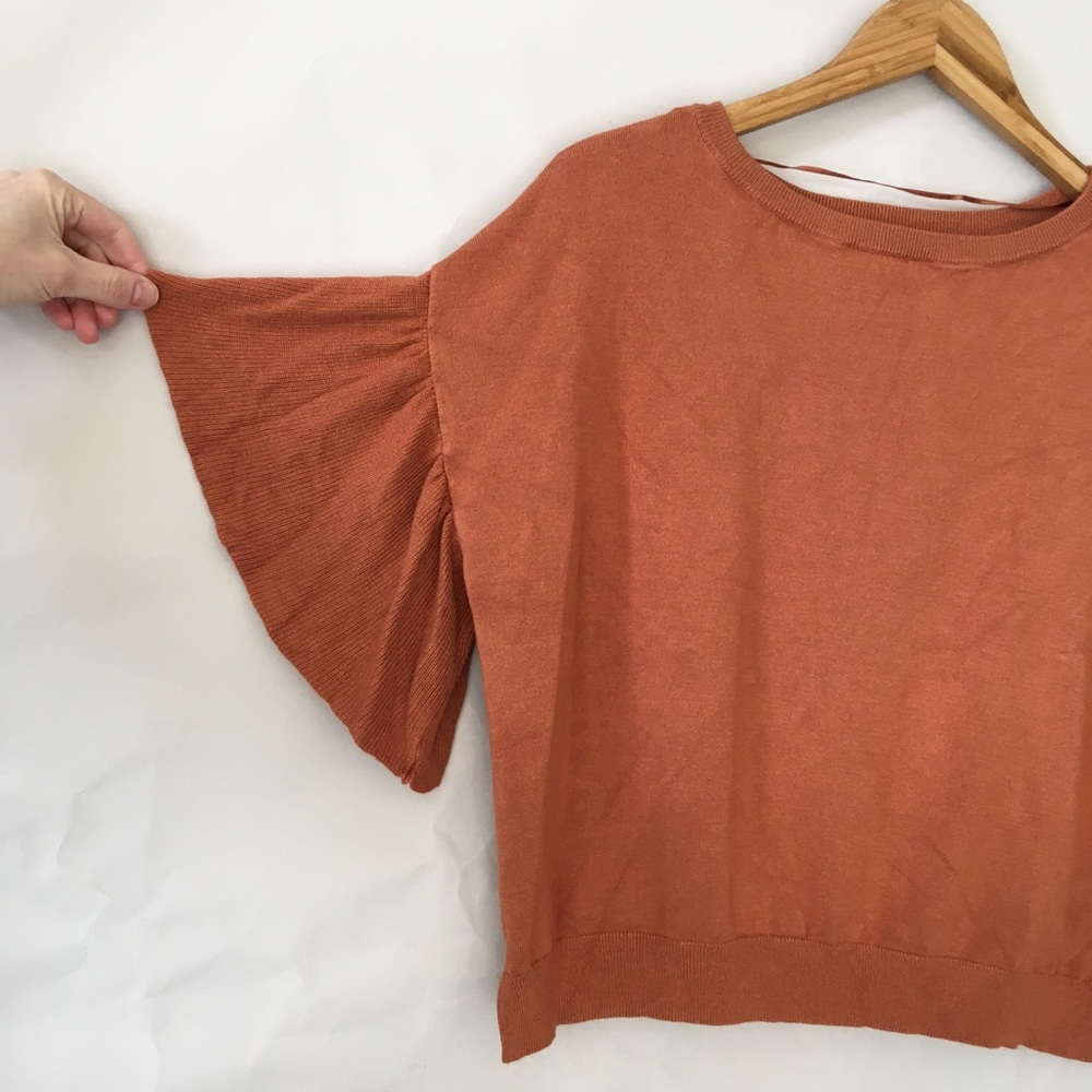 Uniqlo soft ruffle sleeve Fall sweater women’s S/M - Picture 1 of 6